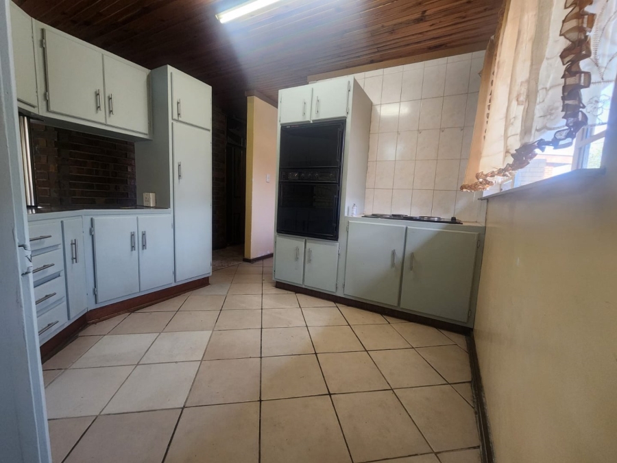 4 Bedroom Property for Sale in Pellissier Free State